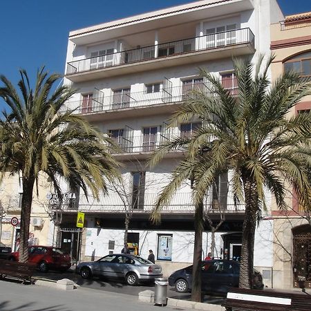 Hostal Residencia Celma Sant Carlos de la Ràpita Exteriör bild