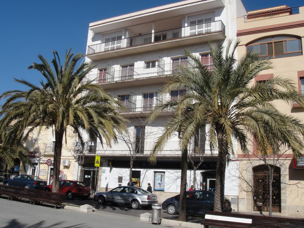 Hostal Residencia Celma Sant Carlos de la Ràpita Exteriör bild
